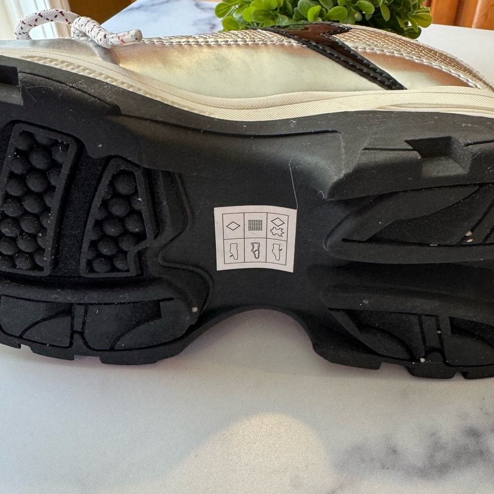 Skechers Silver Sneakers - Picture 9 of 10